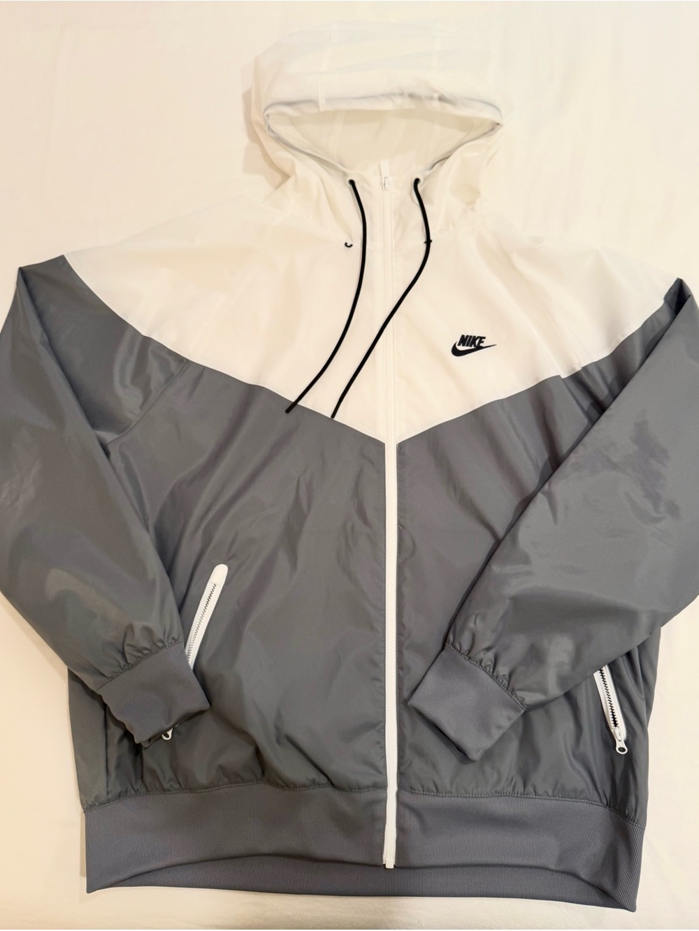 NIKE WINDRUNNER JACKET — White/Grey Colorblock — Men's L